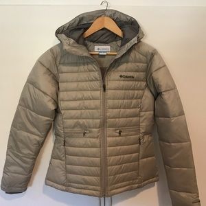 Women’s Columbia Jacket grey silver puffer medium